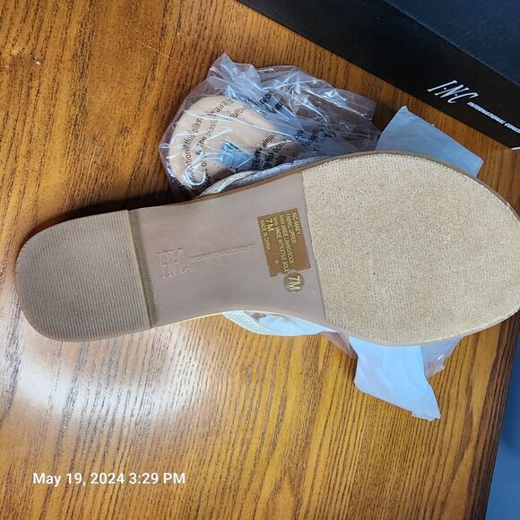 Inc International Concepts Women's Mabae Bow Flat Sandals, SilverBling Size 7M - Picture 11 of 11